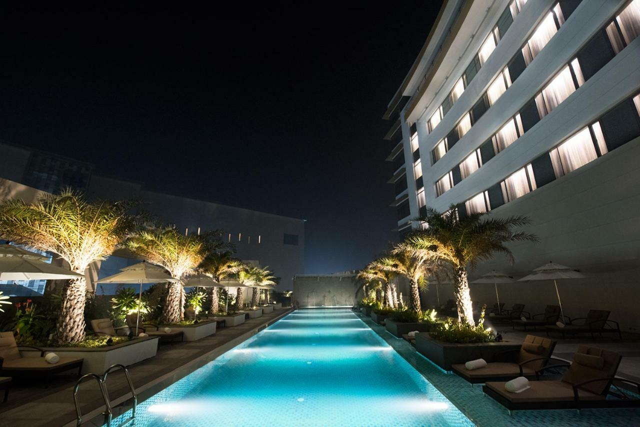 Taj Swarna, Amritsar Ξενοδοχείο Εξωτερικό φωτογραφία The pool at the hotel