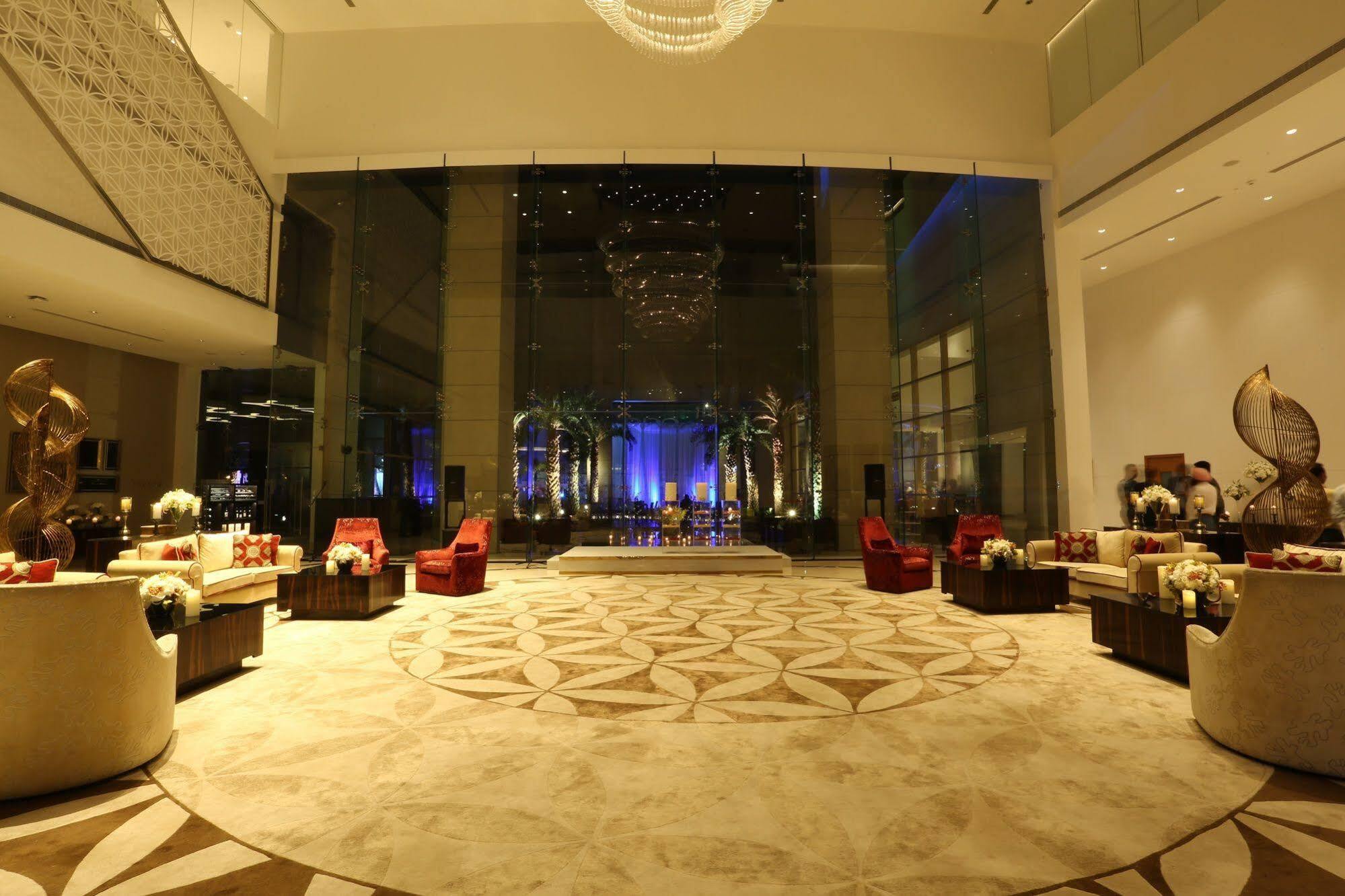 Taj Swarna, Amritsar Ξενοδοχείο Εξωτερικό φωτογραφία The lobby of the hotel